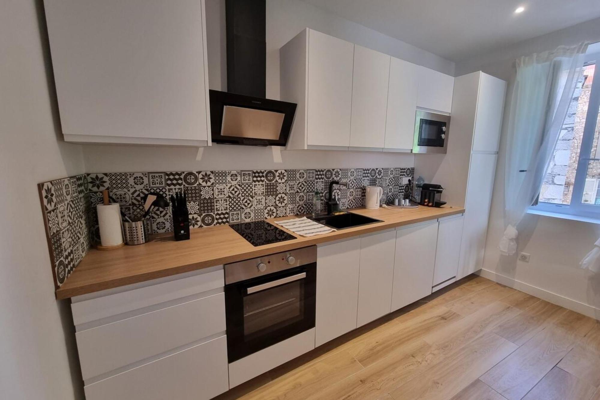 06An - Beautiful Apartment In The Heart Of Old Antibes Exteriör bild