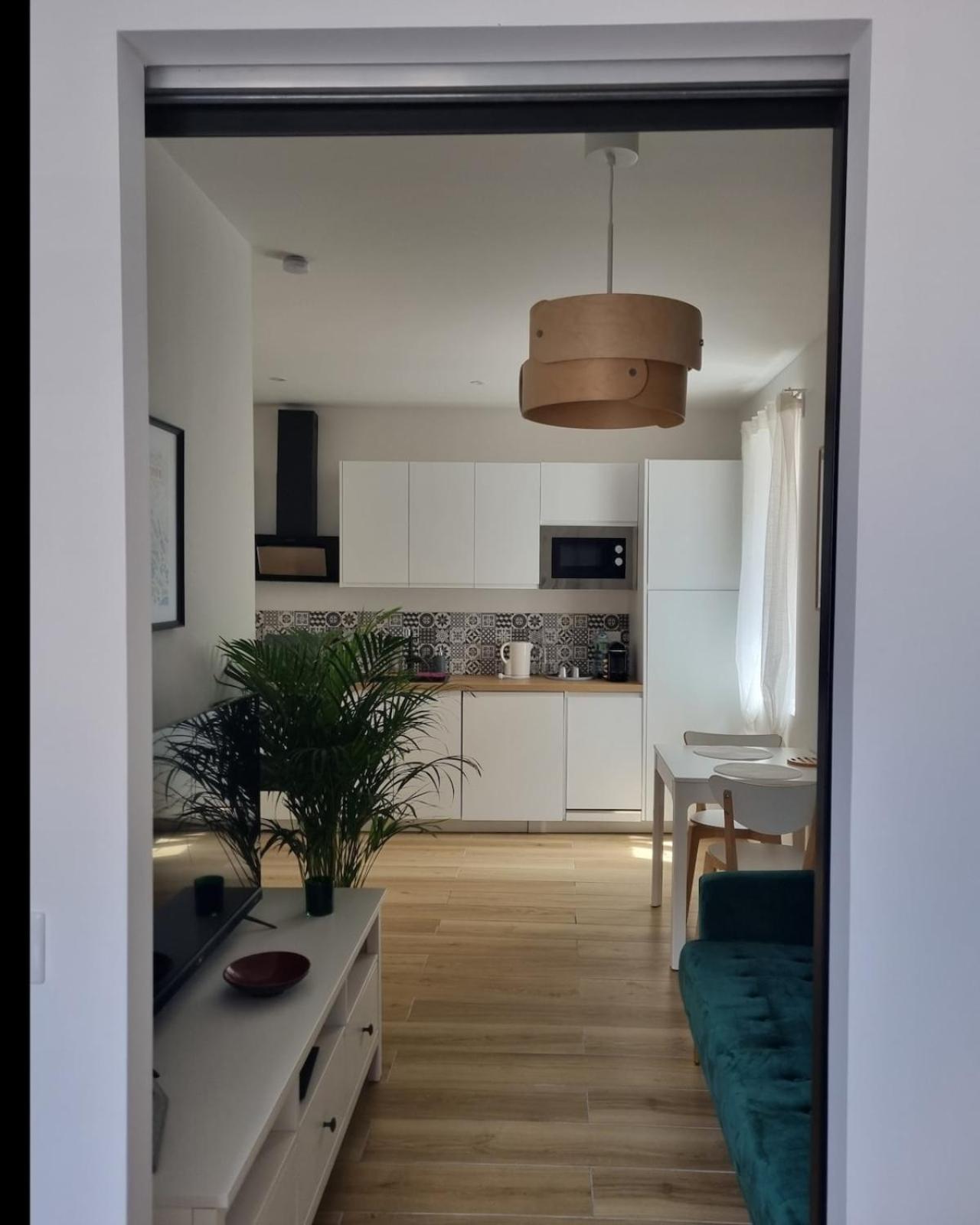 06An - Beautiful Apartment In The Heart Of Old Antibes Exteriör bild