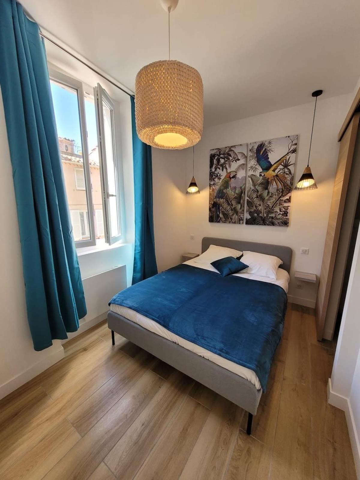 06An - Beautiful Apartment In The Heart Of Old Antibes Exteriör bild
