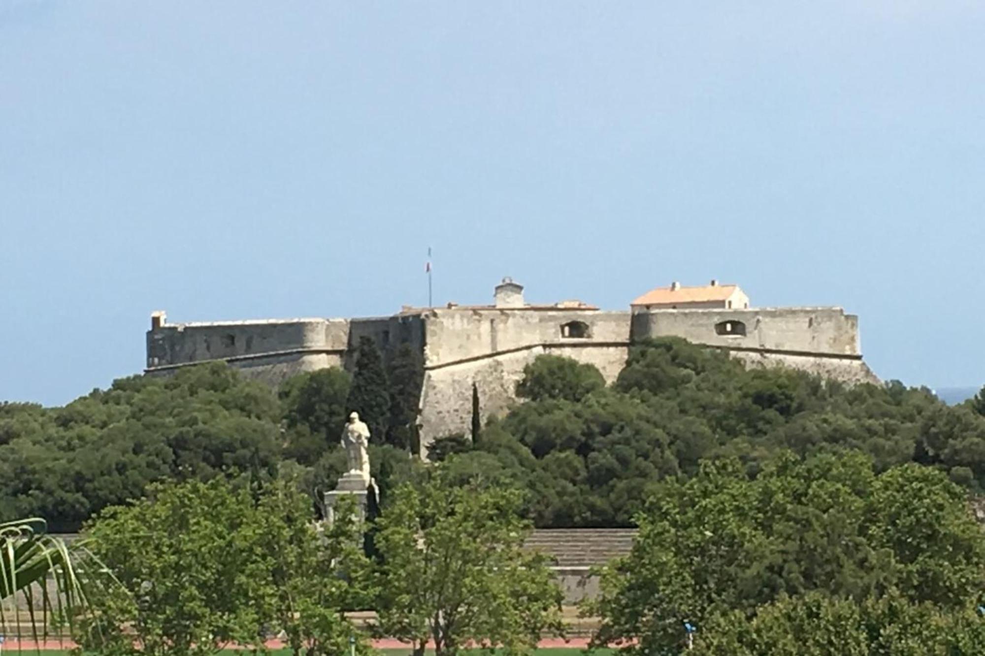 06An - Beautiful Apartment In The Heart Of Old Antibes Exteriör bild