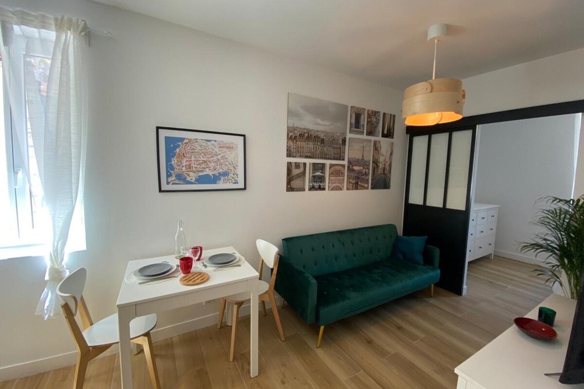 06An - Beautiful Apartment In The Heart Of Old Antibes Exteriör bild