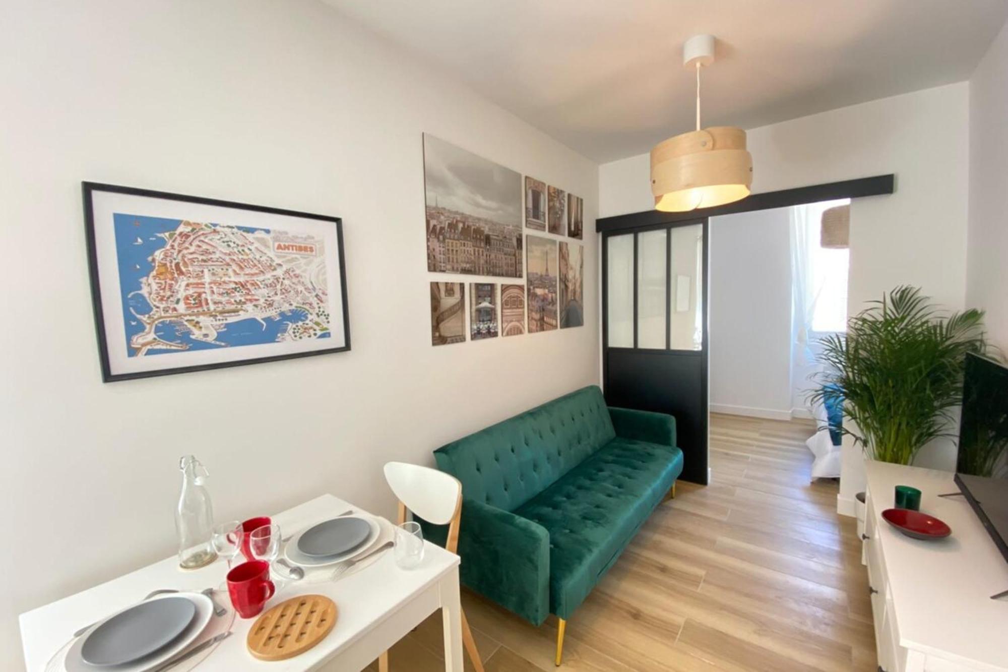 06An - Beautiful Apartment In The Heart Of Old Antibes Exteriör bild
